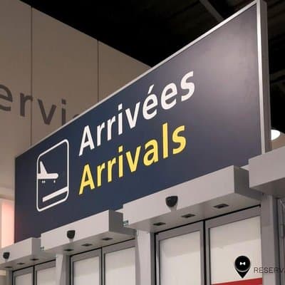 Private CDG transfer to central Paris with driver 4
