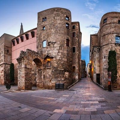 Private Roman and Medieval Walking Tour in Barcelona 2
