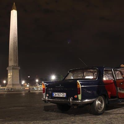 Paris Private Tour in a classic French Peugeot 404 3