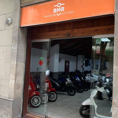 Vespa Spring 50cc rental 2