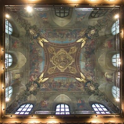 Louvre museum with small group 2