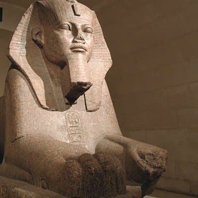 Louvre museum with small group 4