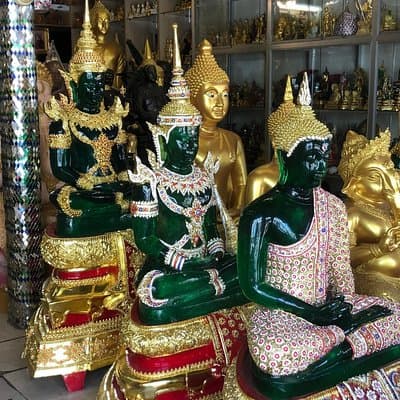 Top Highlight Bangkok Sights. Walking tour with Fun Local Guide! 3