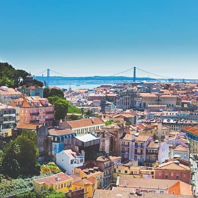 Lisbon Private Shore Excursion: City Tour by Minivan Including Food and Wine Tastings