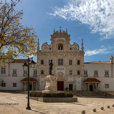 Tour/transfer Lisbon Porto or Porto Lisbon with 3 stops 3