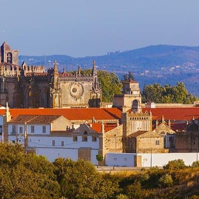 Tour/transfer Lisbon Porto or Porto Lisbon with 3 stops