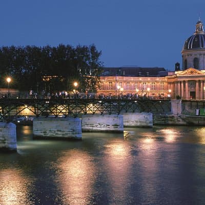 Private Paris Illuminations & Cruise with Minivan 2