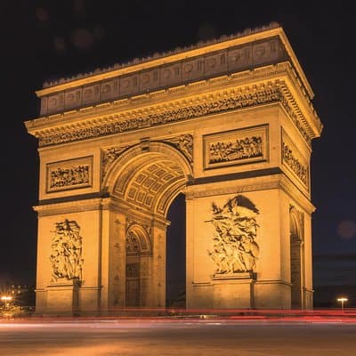 Private Paris Illuminations & Cruise with Minivan 5