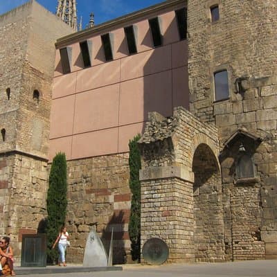 Barcelona Old Town walking tour with official guide