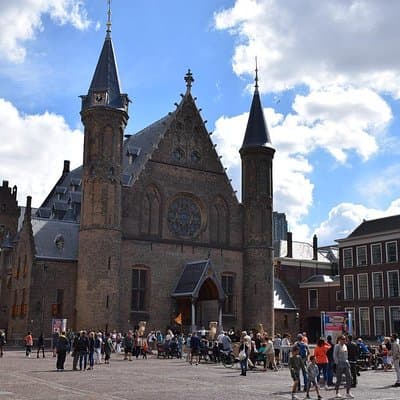 Private Transfer from AMS Amsterdam Schiphol Airport to The Hague 4