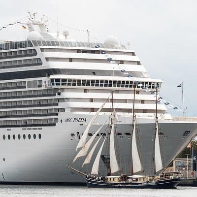 Taxi from a hotel in Amsterdam to the cruise port in Amsterdam 3