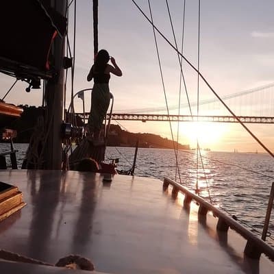 Marriage proposal on a Vintage Sailboat 3