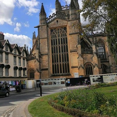 Luxury Private Vehicle Day Hire from & to London via Stonehenge Lacock and Bath