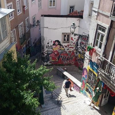 Lisbon's Kickstart Tour with a Local 4