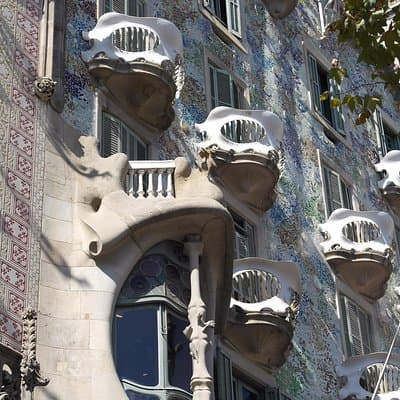 Gaudi's Casa Batlló and La Pedrera with Chocolate Tasting 4