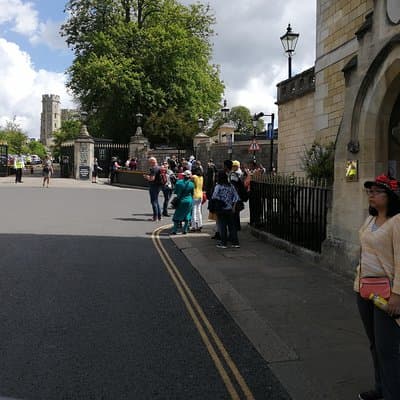 Luxury Private Vehicle Day Hire:London to London Stopover Windsor and its Castle 4