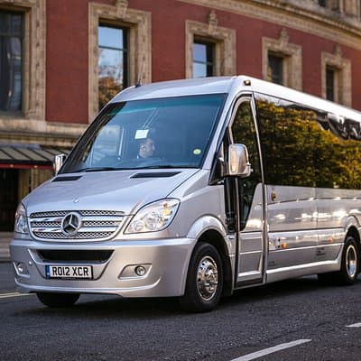 Private Minibus Transfer: Luton Airport to Central London