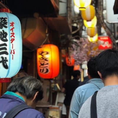 Shinjuku Golden Gai Food Tour in Spanish 5