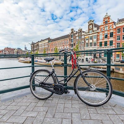 Explore Amsterdam in 90 minutes with a Local