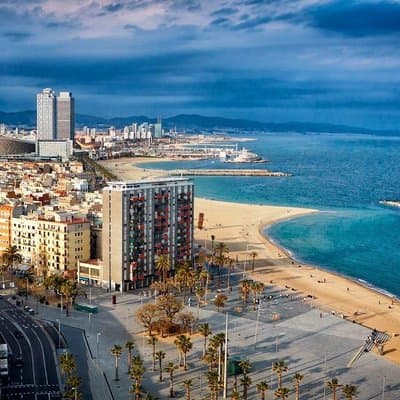 Private Transfer Barcelona Airport BCN to Barcelona by Luxury Van 4