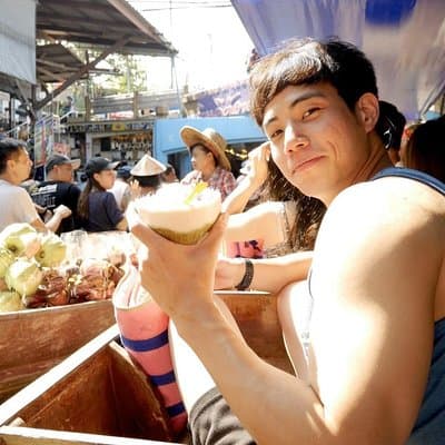 Train Market and Floating Market half day tour 3