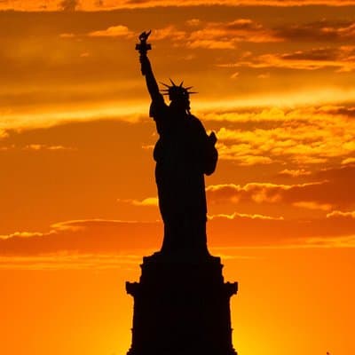 PRIVATE Manhattan Speedboat Tour - Up to 12 passengers 2