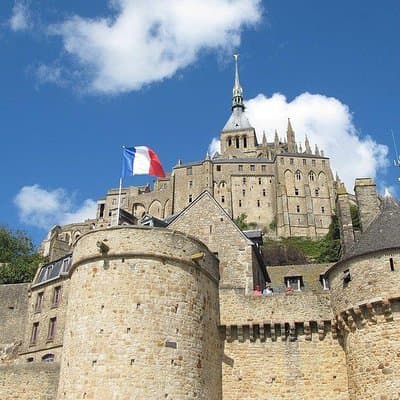 Best Private 12 hs tour to Mt. Saint Michel from Paris Hotel 5
