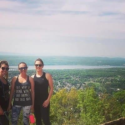 Private Hike/Wineries/Walkway Over the Hudson/1 night Hotel 2