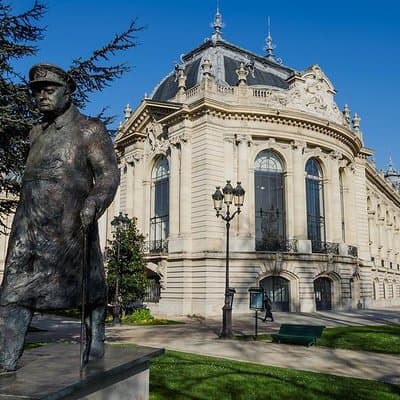 Half-Day Private Guided Walking Historic WW2 Tour of Paris 3