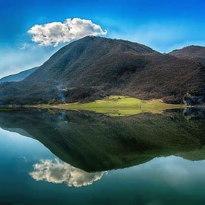 2 days: Hike the peak, Kayak the lake, visit Castle and best food