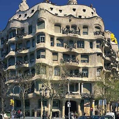 Barcelona Gaudi Tour: Sagrada Familia, Casa Batllo & Casa Mila 2