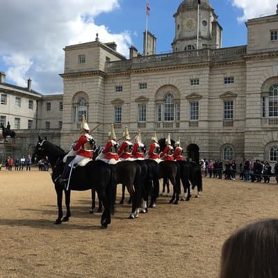 Private Custom Walking Tour: Half Day Sightseeing Tour of London 4