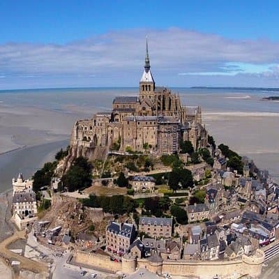 Best Private 12 hs tour to Mt. Saint Michel from Paris Hotel
