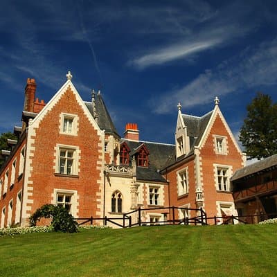 Private Full Day Tour to Loire Valley from Paris with Hotel Pick Up
