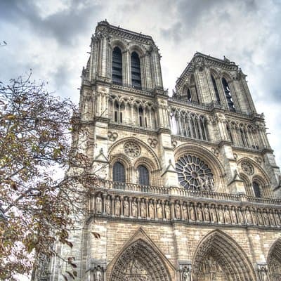 Paris First Time Private Tour with Notre Dame, Montmartre & Arc de Triomphe 4