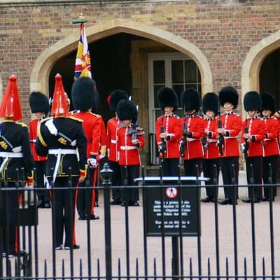 Royal London And Changing of Guard - Very Small Group Tour