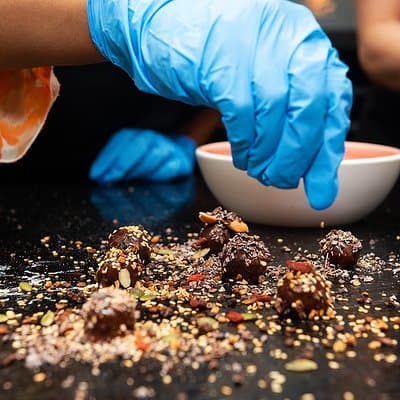 Private Praliné Rocher Chocolate making class in Paris