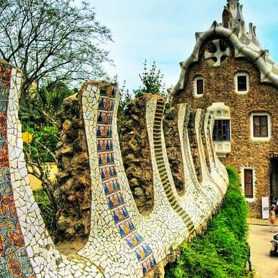 Park Guell Small Group Guided Tour 4