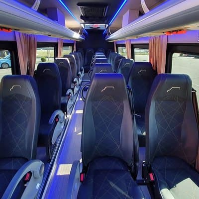 Taxi minibus Transfer Amsterdam Hotel to cruise port Amsterdam 4