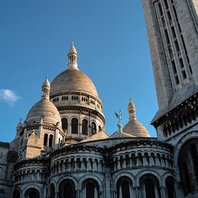 Private tour of the toursitc & hidden highlights of Montmarte Paris 3