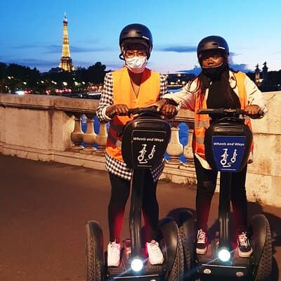 Segway by night ! Illuminated Paris 2