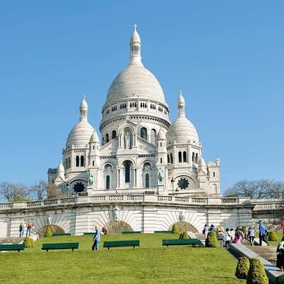 Departure Transfer from Paris to Paris Airport CDG in Private Car 4