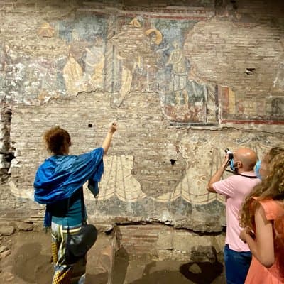 Small-Group Tour of Trastevere's Hidden Gems and Undergrounds
