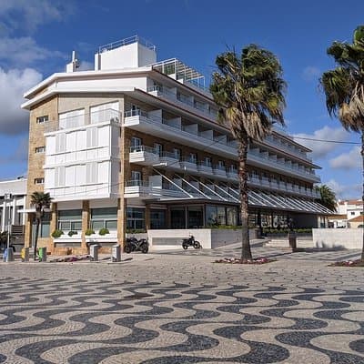 Private transfer: Lisbon Airport to Sintra,Cascais and Estoril 3