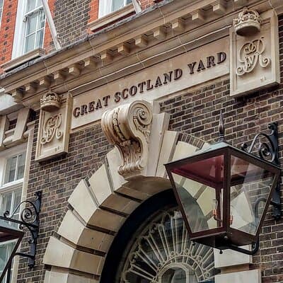 Sherlock Holmes Private Guided Tour - BBC Series & Traditional Locations 5