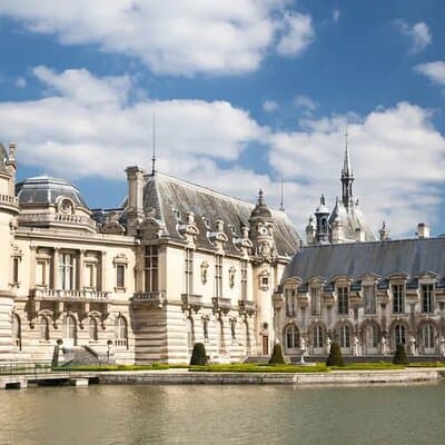 Private transfer from Paris to Chantilly or Chateau de Montvillargenne 3