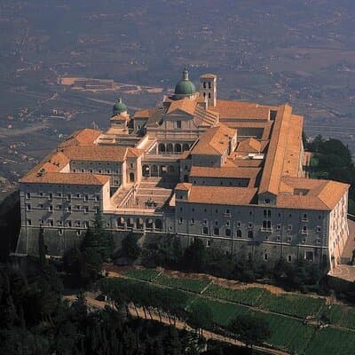 Work and Pray: In the Footsteps of St. Benedict Private Day Trip from Rome