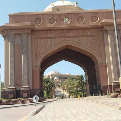 Abu Dhabi : Private Tour with professional Driver from Dubai 5