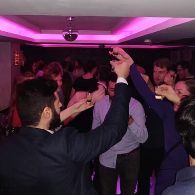 Pub Crawl Dubai: Private Events & Birthdays 2