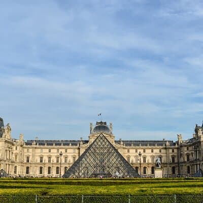 Paris Private City Tour with Hotel Apartment Pickup & Drop off Included 2